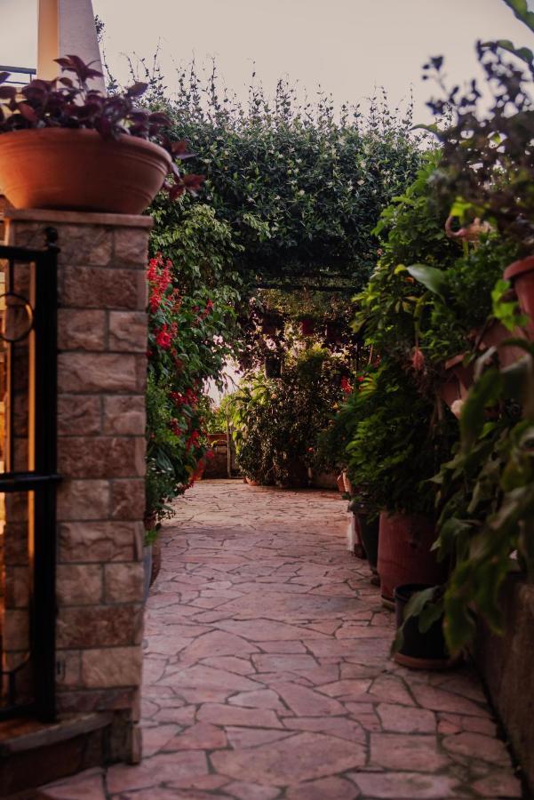Paradise Villa *